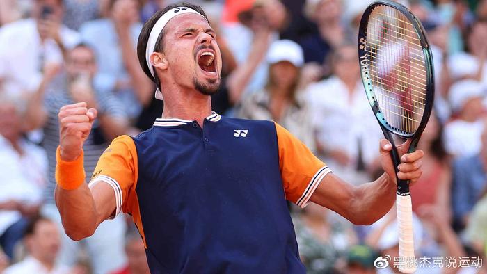 卡马乔：巴萨的竞争力非常强，队中年轻球员为西班牙打好基础