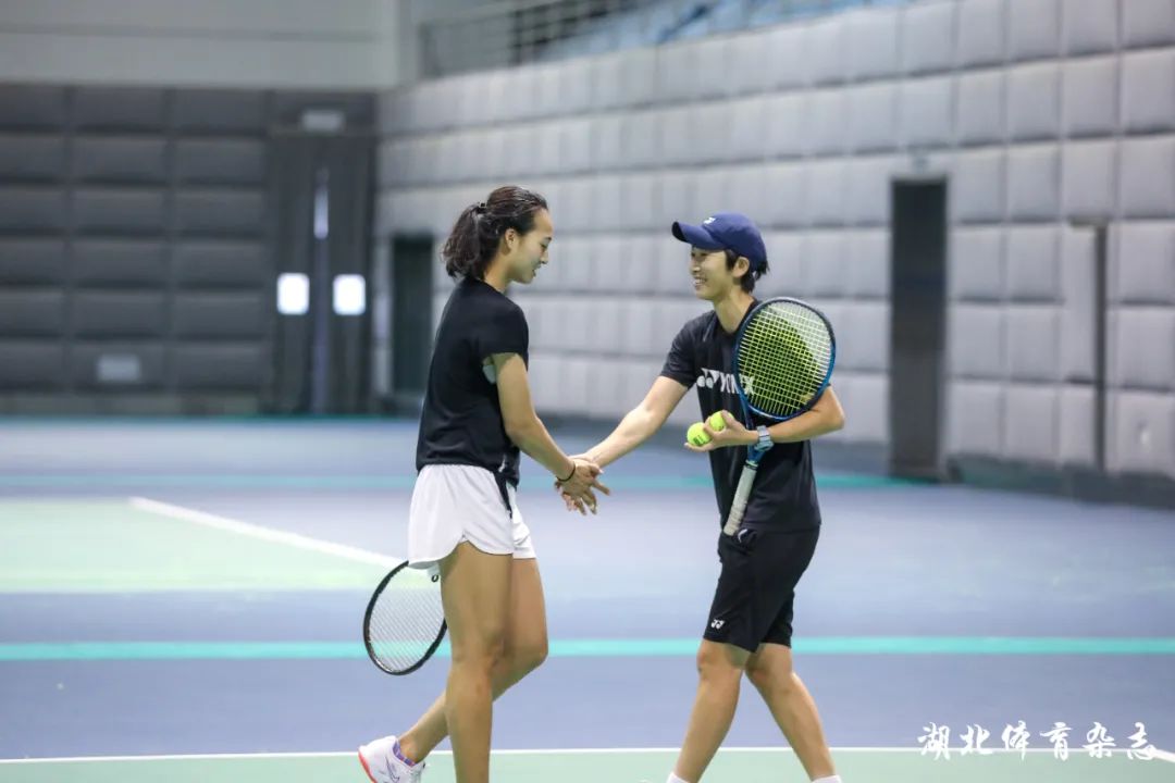 比肩乔丹！库里成为第二位36+岁单赛季突破1500分的后卫.