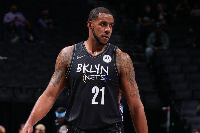 全力以赴！苏翊鸣首次参加世锦赛摘银央视新闻客户端.